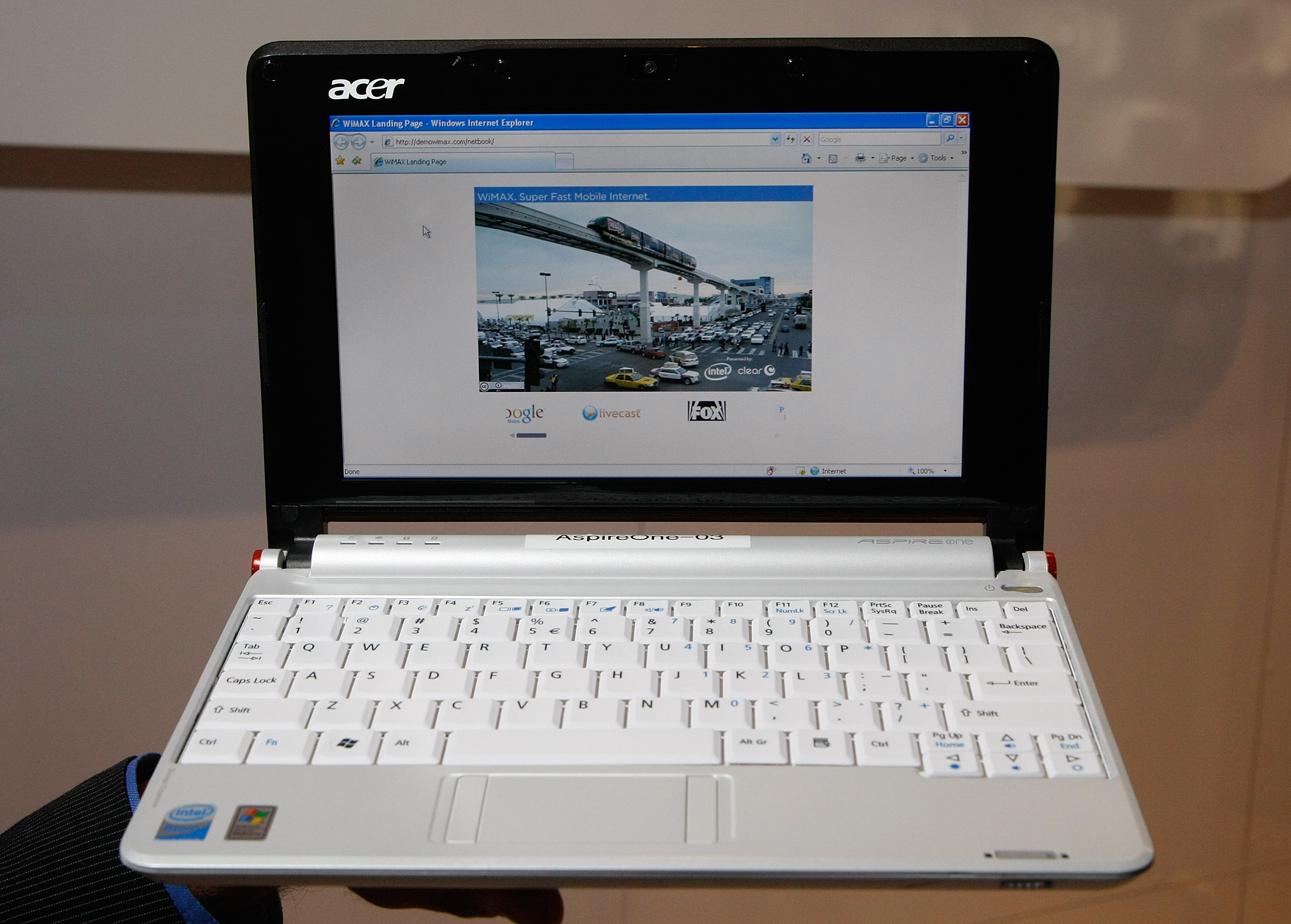Нетбук программы. Ноутбук Acer 2022. Нетбук 2006 года. Нетбук Асер белый. Нетбук Париж.