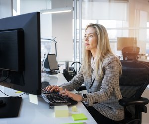 Business woman working at the office