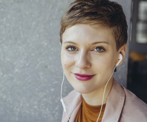 Portrait of woman with earphones