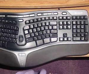 How to Unlock a Keyboard & Mouse | Techwalla.com