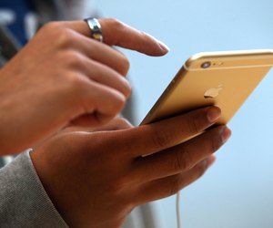 Apple's iPhone 6 and 6 Plus Go On Sale