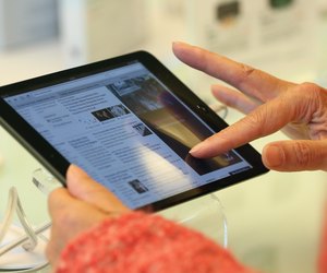 Apple Hopes For Strong Christmas Season
