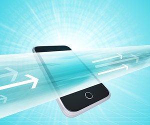 Virtual smartphone wide line with arrows