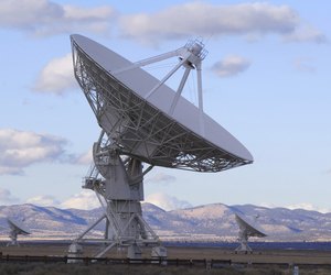 Radio Antennas in the Very Large Array