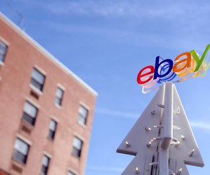 eBay & Actress Jennie Garth Open 'The eBay Toy Box' Pop-Up Store To Benefit Toys For Tots