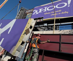 San Francisco Landmark Yahoo Billboard Comes Down