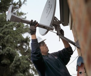 Dish Network Corp Agrees To Buy Blockbuster For $228 Million