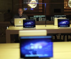 Apple Holds Media Preview For Its New Store In New York's Grand Central Station