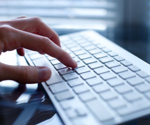 hand on keyboard