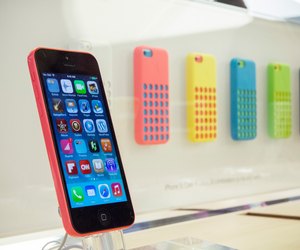 Apple's Latest iPhone Models Go On Sale Across U.S.