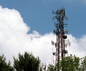 Cell Phone Tower Wars