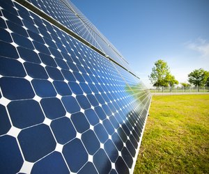 Photovoltaik - renewable and green engery: closeup of solar panel