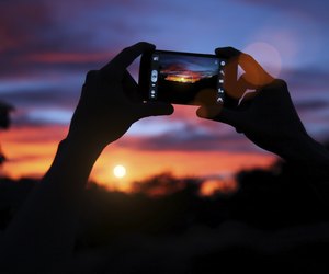 Photographing with cell phone
