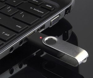 Flash drive in laptop port