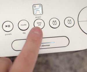 How to Set the Clock on the iHome | Techwalla.com
