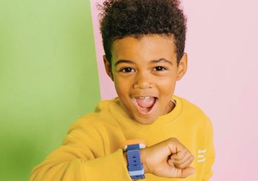 Kid wearing smartwatch