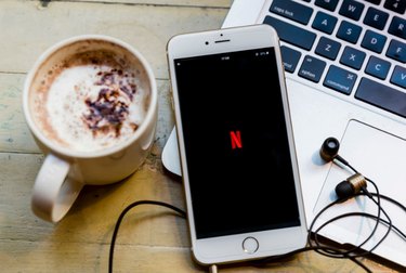 download netflix movies to watch offline free