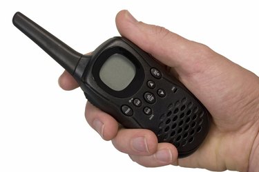 Isolated UHF handheld radio set