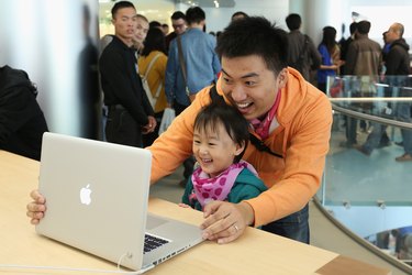 Apple's Biggest Flagship Store In Asia Opens In Beijing