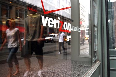 Verizon To Cut 8000 Positions, Amid Posting Profit Decline