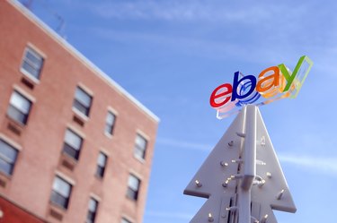 eBay & Actress Jennie Garth Open 'The eBay Toy Box' Pop-Up Store To Benefit Toys For Tots