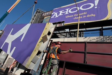 San Francisco Landmark Yahoo Billboard Comes Down