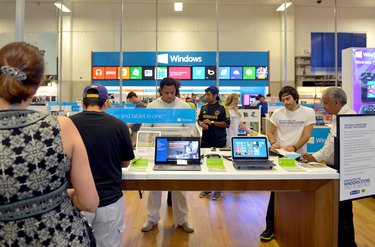 Microsoft Celebrates Opening Of Windows Store Only At Best Buy With Major League Soccer