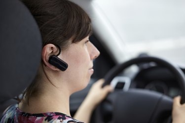 calling with bluetooth headset and driving car