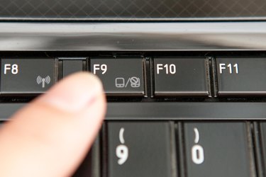 How to Unfreeze a Laptop Mouse | Techwalla