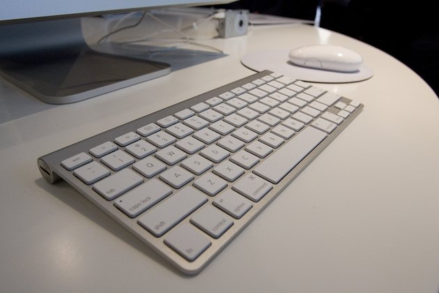 Apple Introduces New Versions Of The iMac Computer And iLife Applications