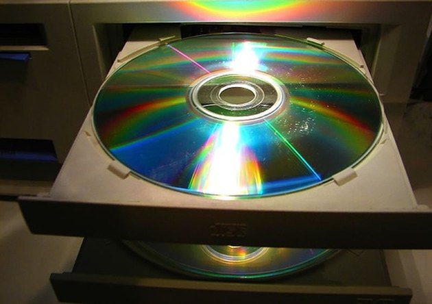 How to View Pictures on a Computer From a CD | Techwalla