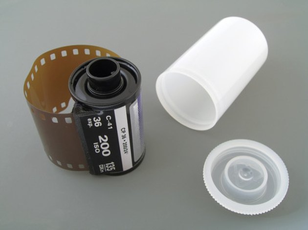 How To Get Film Out Of Canister How to Open a Film Canister | Techwalla