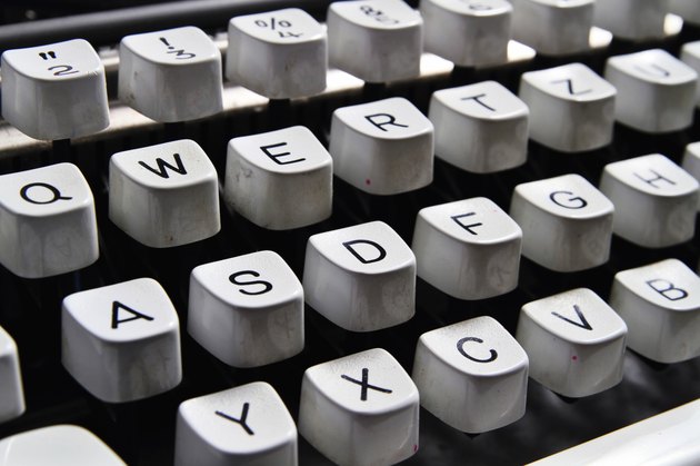 mechanical typewriter keyboard mac