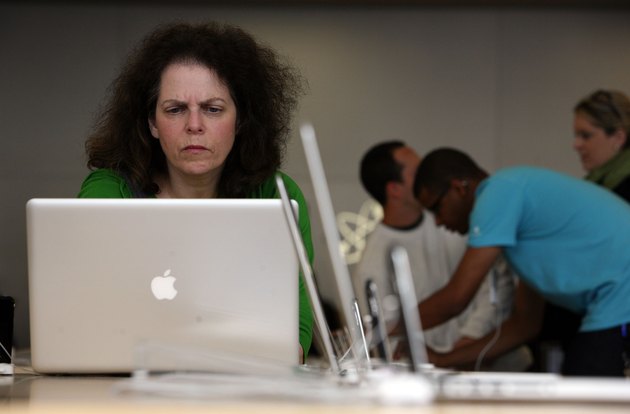 Apple Reports Quarterly Earnings