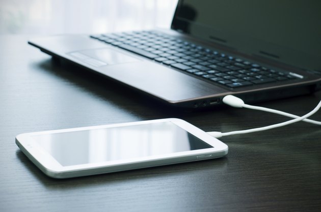 Laptop and tablet data transfer with USB connection