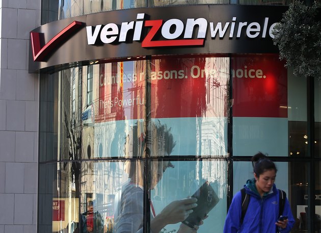 Verizon Reports Drop In Fourth Quarter Earnings