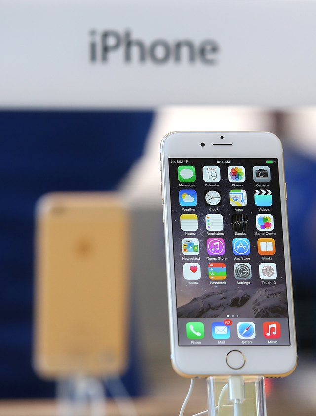 Apple's iPhone 6 and 6 Plus Go On Sale
