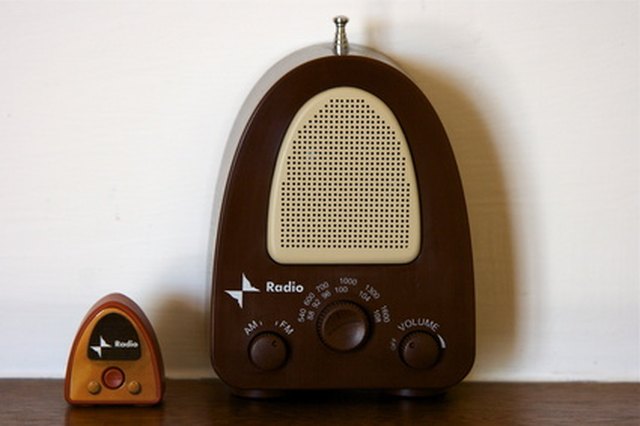 How To Get Rid Of Static On An In Home Radio Techwalla how-to-get-rid-of-static-on-an-in-home-radio-techwalla