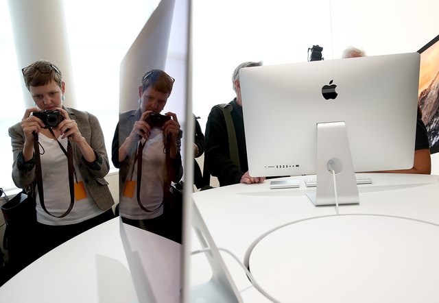 Apple Unveils New iPad Models