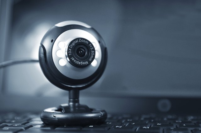 How to Use the Webcam on a Dell Latitude E6400 | Techwalla