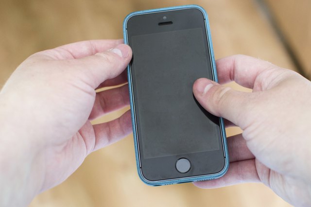 What Do You Do If Your iPhone Screen Goes Black? | Techwalla